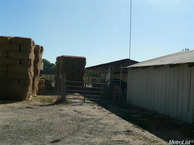 606 S Johnson Rd, Turlock, CA 95380 photo 18