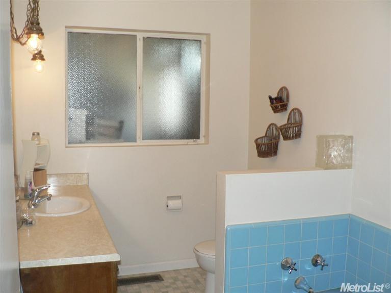 606 S Johnson Rd, Turlock, CA 95380 photo 10