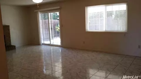 1012 W Union Ave, Modesto, CA 95356 photo 2