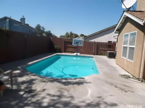 736 Granite Ave, Lathrop, CA 95330 photo 4