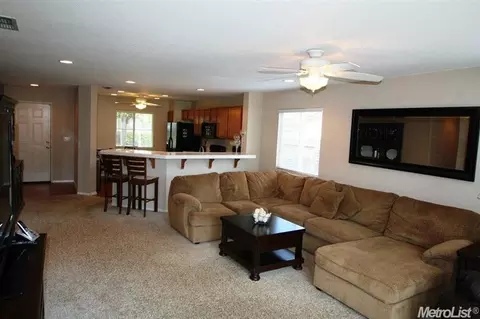 10783 Ivoryton Way, Mather, CA 95655 photo 4