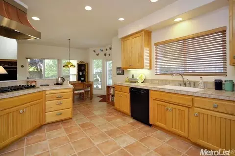 4210 Dogwood Pl, Davis, CA 95618 photo 14