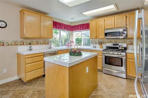 8010 Firestone Way, Antelope, CA 95843 photo 13
