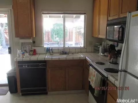331 Crowley Dr, Turlock, CA 95382 photo 3