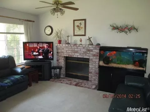 331 Crowley Dr, Turlock, CA 95382 photo 5