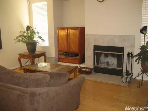 854 Granite Ave, Lathrop, CA 95330 photo 5