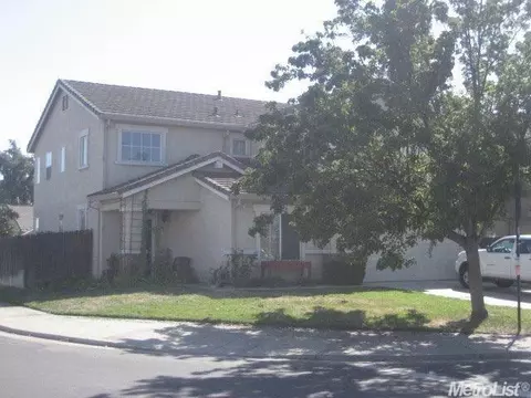854 Granite Ave, Lathrop, CA 95330 photo 2