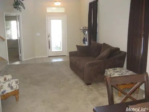 854 Granite Ave, Lathrop, CA 95330 photo 9
