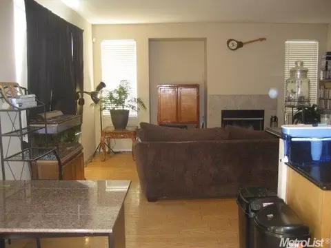 854 Granite Ave, Lathrop, CA 95330 photo 4