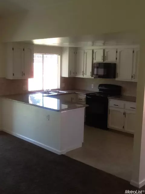 3209 Rose Ave, Ceres, CA 95307 photo 2