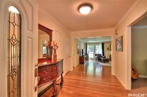 4444 Mapel Ln, Carmichael, CA 95608 photo 4