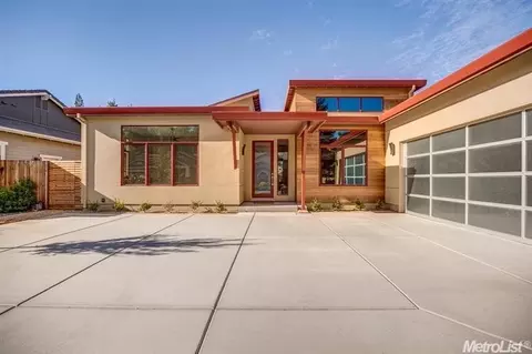 3925 Yana Pl, Davis, CA 95618 photo 3