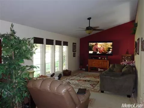 3913 Spring Oak Dr, Modesto, CA 95355 photo 4