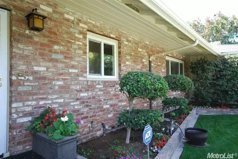 3204 Locksley Ct, Modesto, CA 95350 photo 2