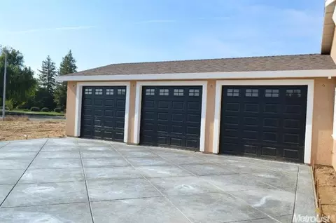 3199 N Rob Ct, Merced, CA 95348 photo 2