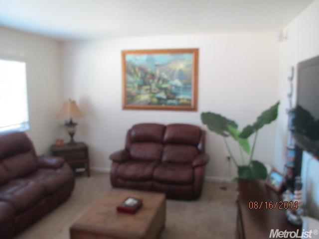 1131 Windsor Pl, Manteca, CA 95336 photo 1