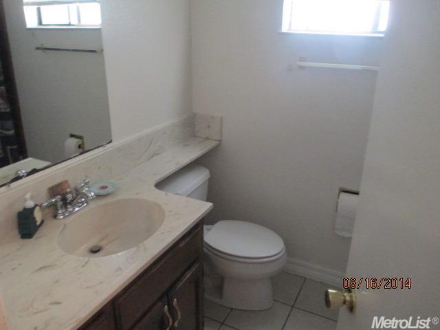 1131 Windsor Pl, Manteca, CA 95336 photo 5
