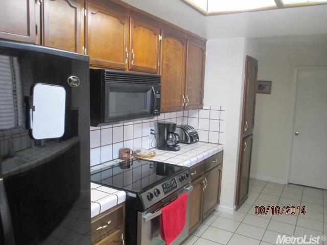 1131 Windsor Pl, Manteca, CA 95336 photo 4