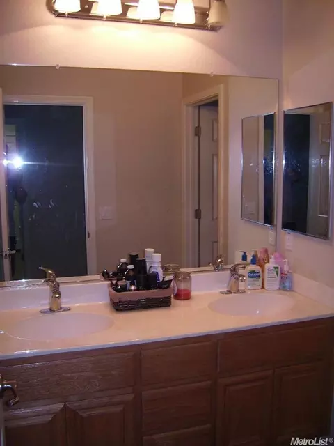 348 Jason Ct, Tracy, CA 95377 photo 4