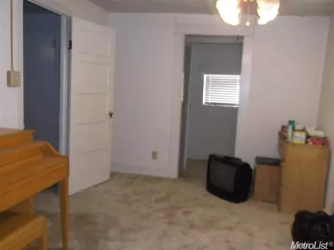 400 Bartch Ave, Patterson, CA 95363 photo 3
