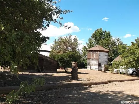 400 Bartch Ave, Patterson, CA 95363 photo 9