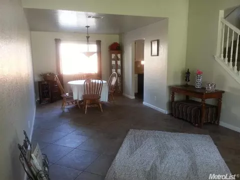 1909 Dampy Ct, Modesto, CA 95355 photo 3
