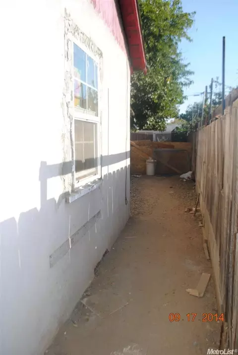 1306 Avalon Ave, Modesto, CA 95351 photo 9