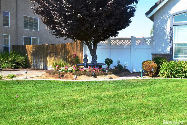 1153 Doak Blvd, Ripon, CA 95366 photo 2