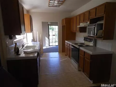 235 Cherry St, Lodi, CA 95240 photo 7