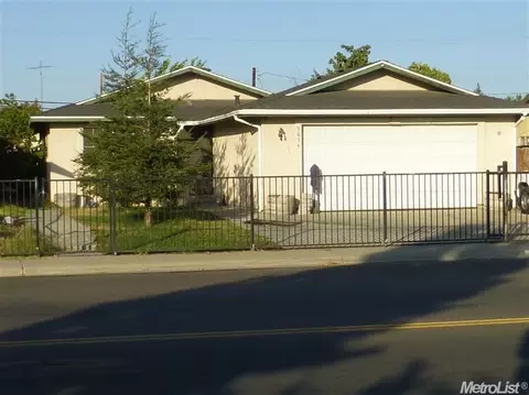 5654 9th St, Keyes, CA 95328 photo 2