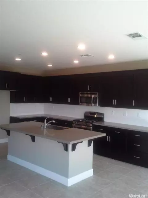 1464 Bicker Cir, Folsom, CA 95630 photo 2