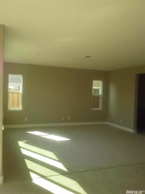 1464 Bicker Cir, Folsom, CA 95630 photo 4