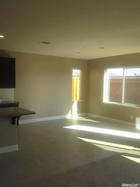 1464 Bicker Cir, Folsom, CA 95630 photo 3
