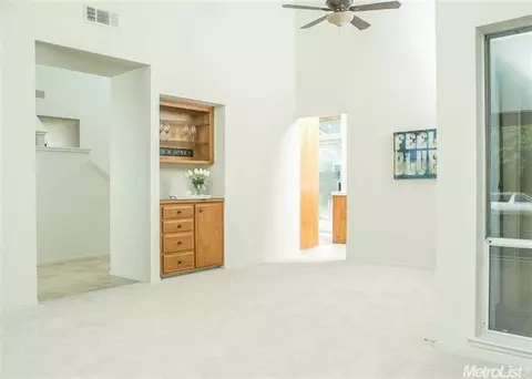 835 Donovan Ct, Davis, CA 95618 photo 2
