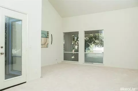 835 Donovan Ct, Davis, CA 95618 photo 4