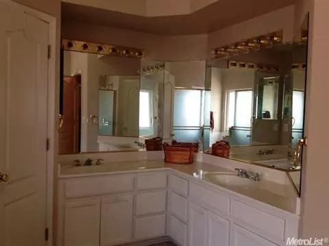 1716 Winchester Dr, Manteca, CA 95336 photo 13