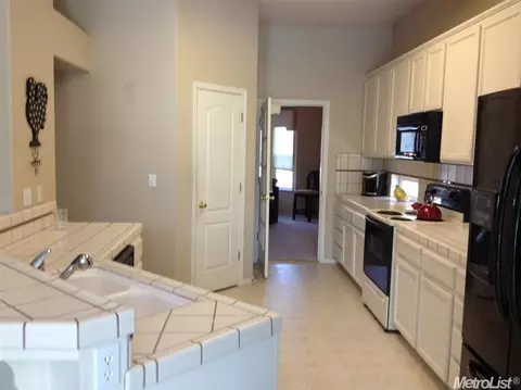 1716 Winchester Dr, Manteca, CA 95336 photo 6