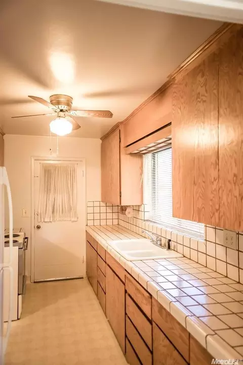 1600 Rouse Ave, Modesto, CA 95351 photo 4
