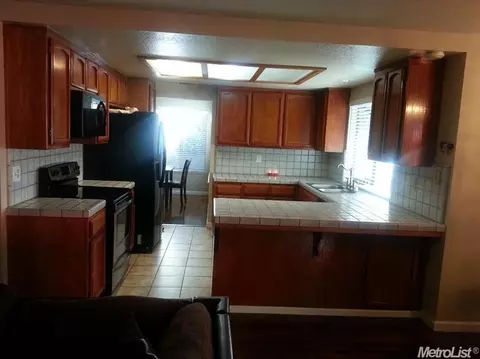 908 Norwegian Ave, Modesto, CA 95350 photo 4
