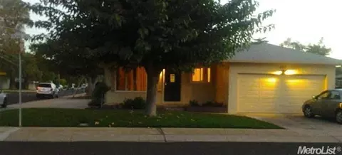 300 Olive Ct, Lodi, CA 95240 photo 4