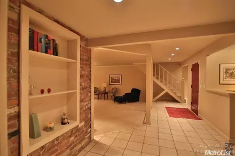 1571 Barnett Cir, Carmichael, CA 95608 photo 8
