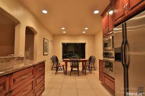 1571 Barnett Cir, Carmichael, CA 95608 photo 11
