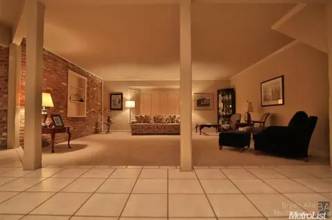 1571 Barnett Cir, Carmichael, CA 95608 photo 9