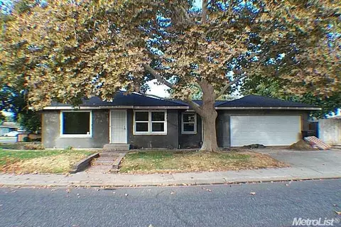 445 Linda Ave, Ripon, CA 95366 photo 1