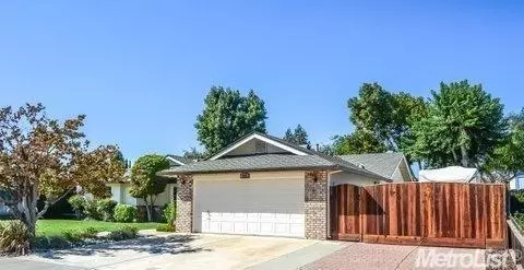 555 La Contenta Ln, Manteca, CA 95337 photo 3