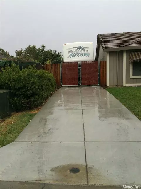 175 Dawn Cir, Galt, CA 95632 photo 2
