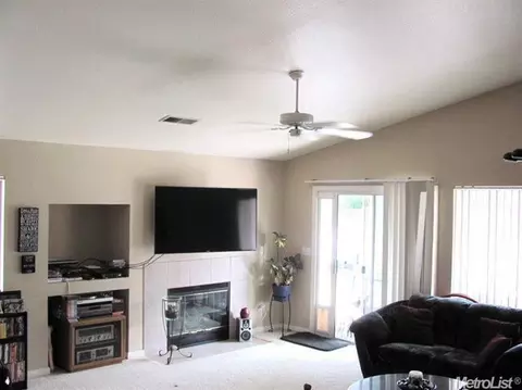 916 Sandy Way, Turlock, CA 95382 photo 2