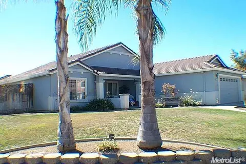 916 Sandy Way, Turlock, CA 95382 photo 1