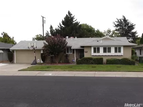 830 Ehrhardt Dr, Lodi, CA 95240 photo 2