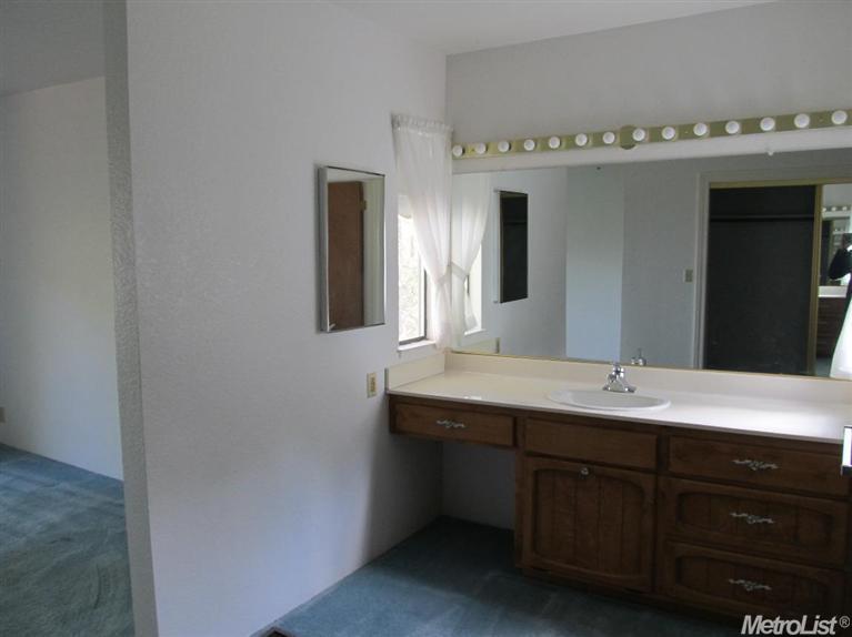 17900 View Ter, Jackson, CA 95642 photo 20